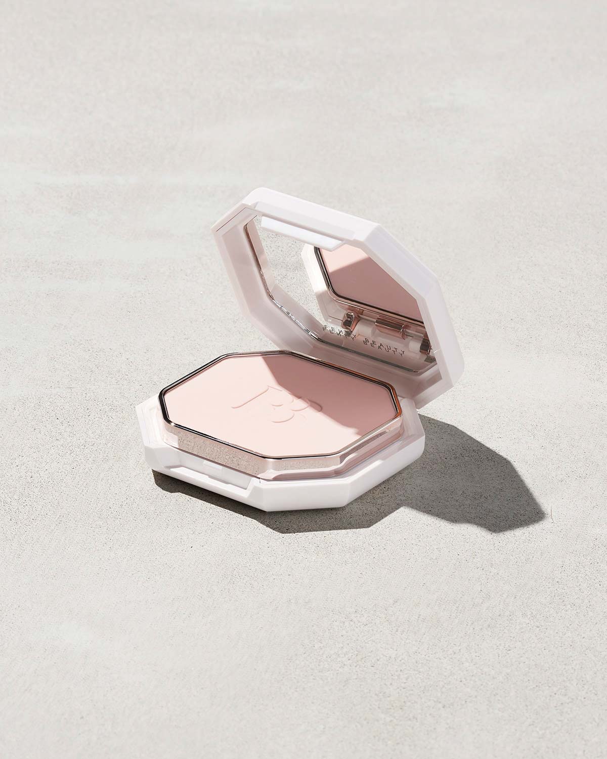 Pro Filt'r Soft Matte Powder Foundation — #100